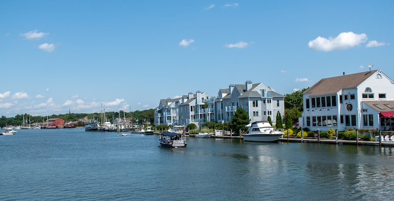 Waterfront Single-Family and Multifamily Properties in Connecticut