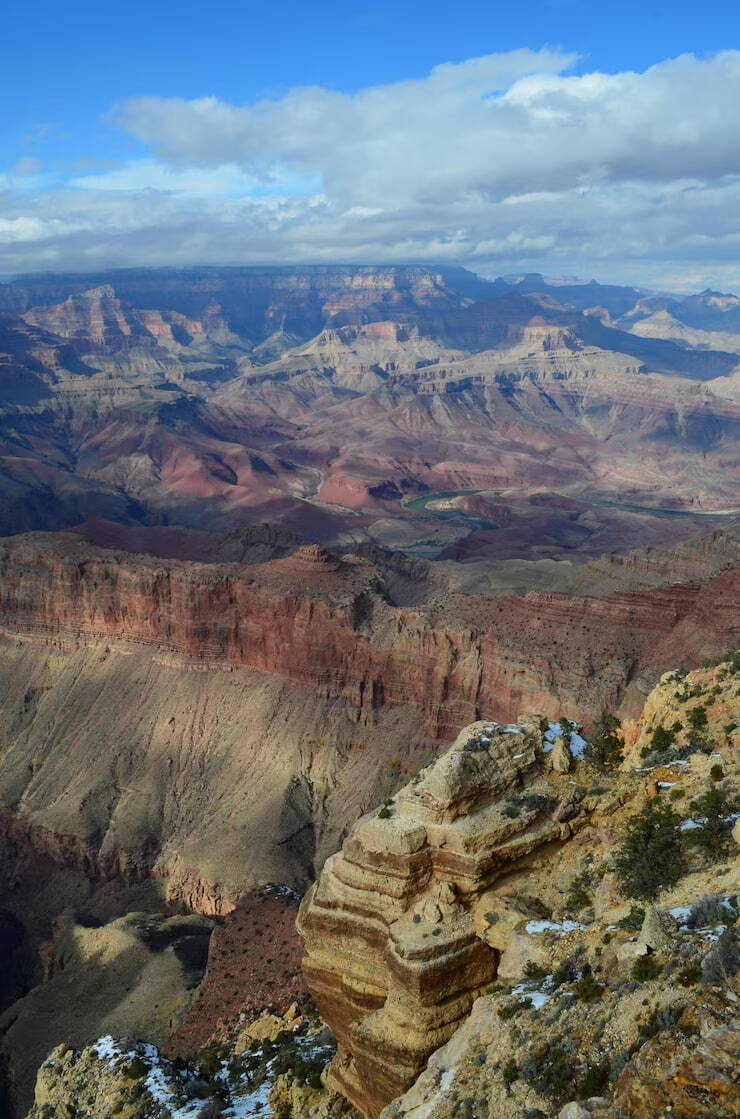 distant-view-snaking-colorado-river_493961-1730