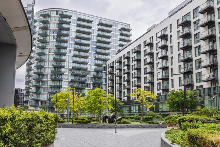 modern-apartment-courtyard-with-landscaped-gardens-balconies-london-urban-living_652667-1472 modern-apartment-courtyard-with-landscaped-gardens-balconies-london-urban-living_652667-1472