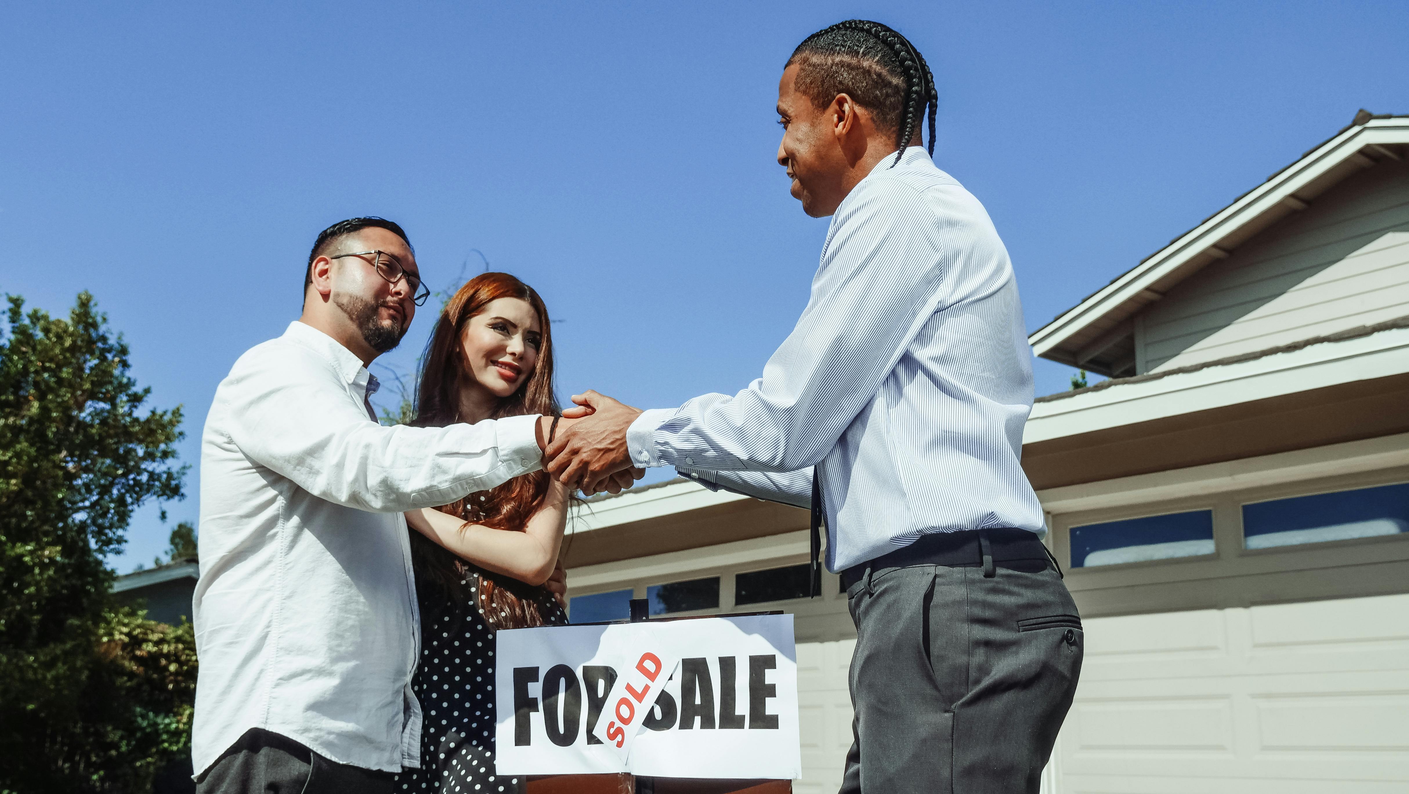 The Ultimate Real Estate Closing Checklist for Real Estate Investors